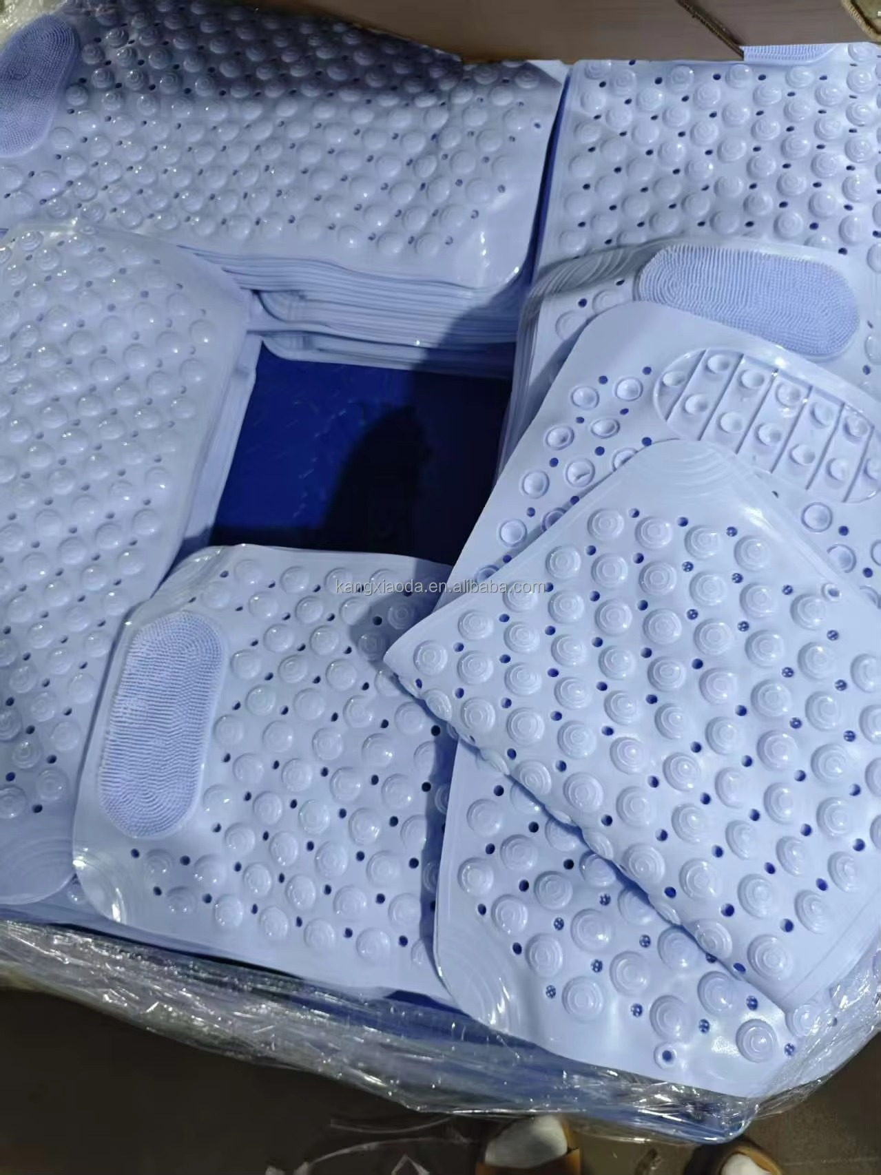 Anti Slip Bathroom Mat with Foot scrubber and Maassager